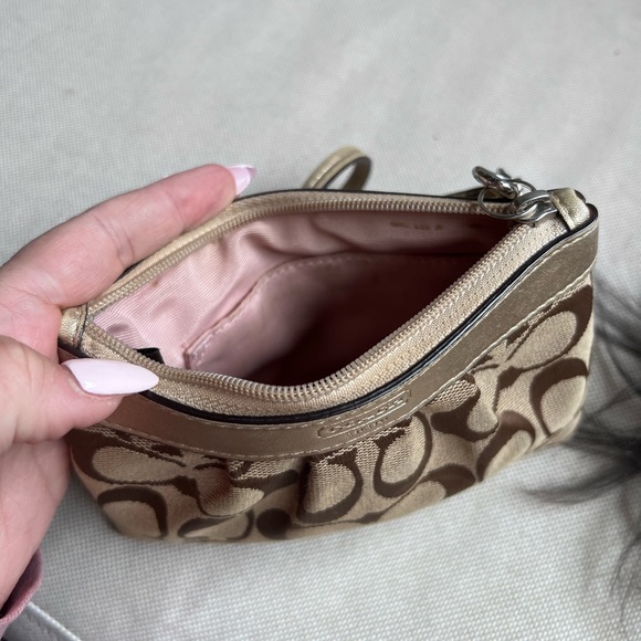 coach monogram wristlet/wallet - Picture 5 of 5
